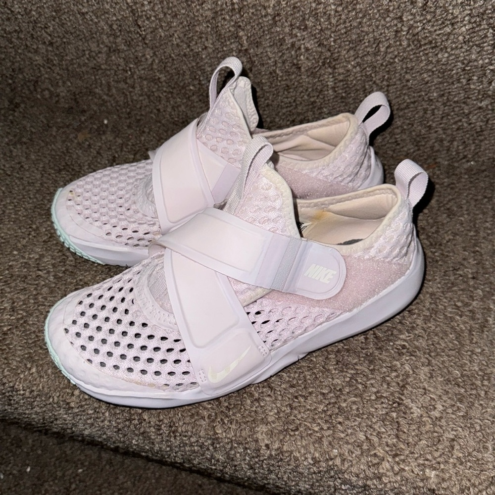 🚫 SOLD 🚫 Nike Sandals